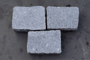 Kassei portugees graniet grijs 13x20 gezaagd 6/8 150kg/m²
