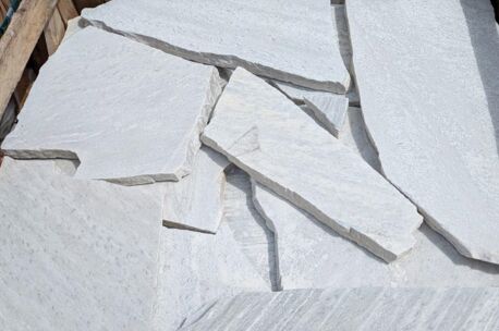 Flagstone Kwartsiet Alba  2.5/4 cm dikte  4-7 st/m&sup2; 85 kg/m&sup2;