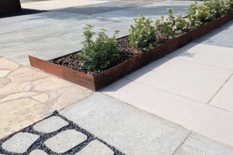 cortenstaal 220x20cm Contour stonelife CorTen 2200x200x1.6 mm incl 4pennen