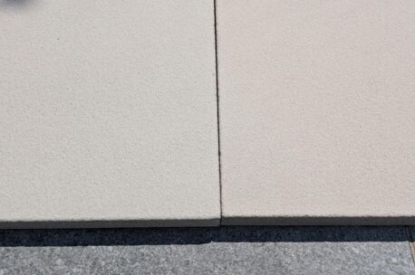 PXL_20260703_115118761.MP Château Beige 90x60x3 1.85 st/ m²