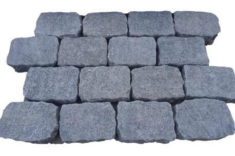 Kassei Blauwe hardsteen 20x14x7.5 H51 Gebrand-gekloven Kassei Blauwe hardsteen 20x14x5 H55 Gebrand/ gekloven 31st /m²